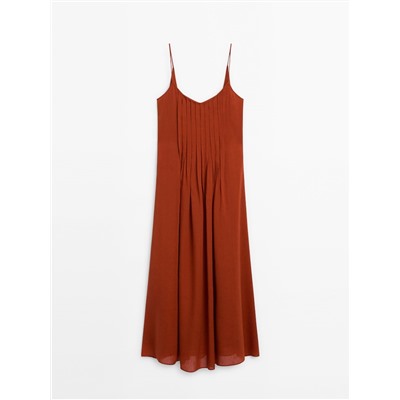Vestido midi tirantes detalle tablas