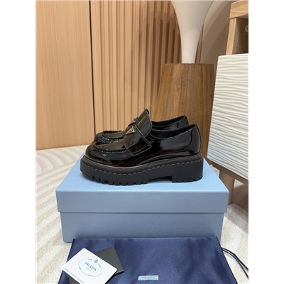 Лоферы prada