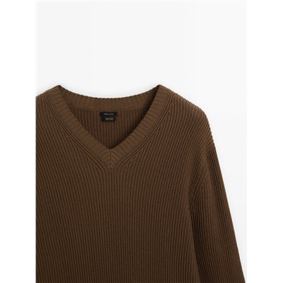 Jersey punto estructura cuello pico
