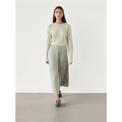 Falda midi satinada volumen conjunto