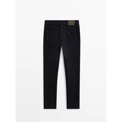 Pantalón tejanero micropana tapered fit
