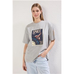 Серый 100 %хлопчатобумажный космос Печата негабаритная/широкая вязаная футболка