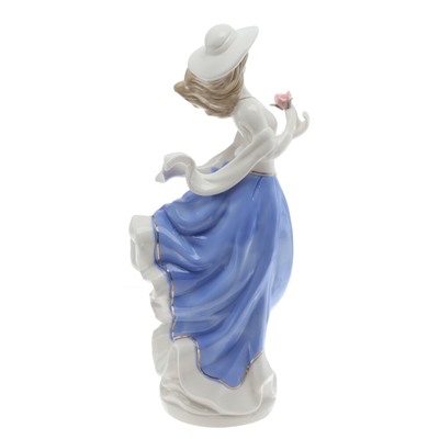 Фигурка декоративная "Девушка", L9 W12,5 H29 см