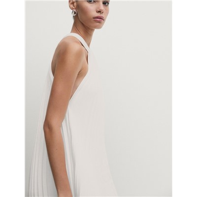 Vestido largo plisado cuello halter