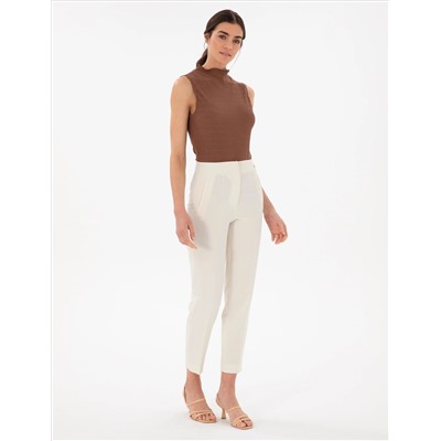 Ecru Carrot Fit ткани брюки