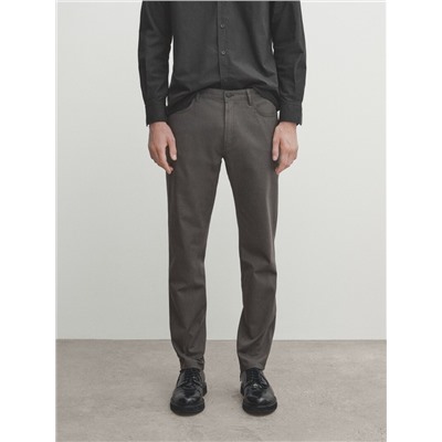Pantalón tejanero slim fit