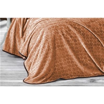 Плед EVLEN Super Soft СЕРДЦЕ 180*240 в коробке п/э Р 945 коричневый (Акция)
