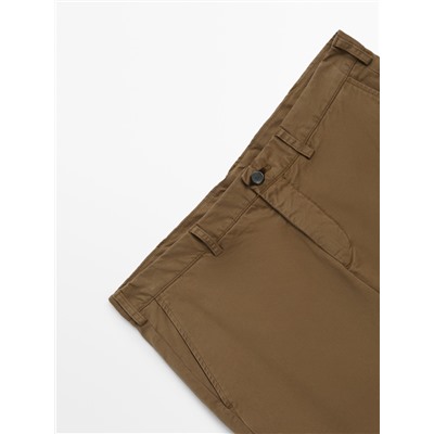 Pantalón chino mezcla algodón slim fit