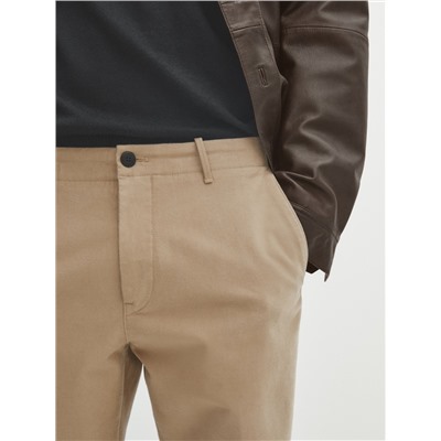 Pantalón chino microsarga tapered fit