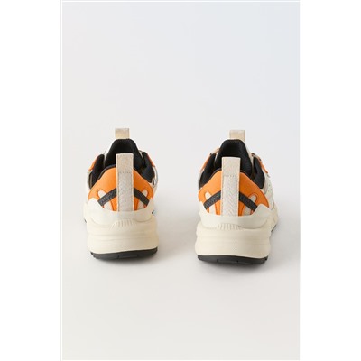 ZAPATILLA DEPORTIVA VIBRAM®