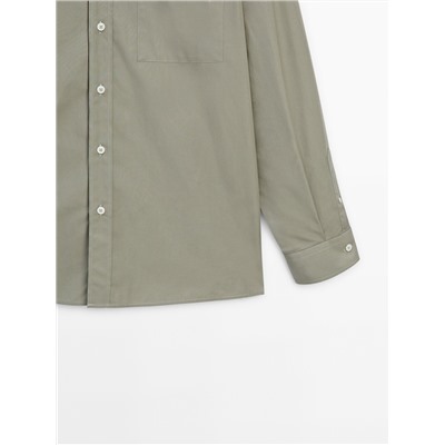 Camisa popelín bolsillo regular fit