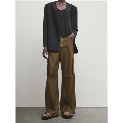 Pantalón cargo encerado