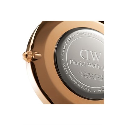 Reloj de cuarzo de acero inoxidable chapado en oro rosa Classic Dover