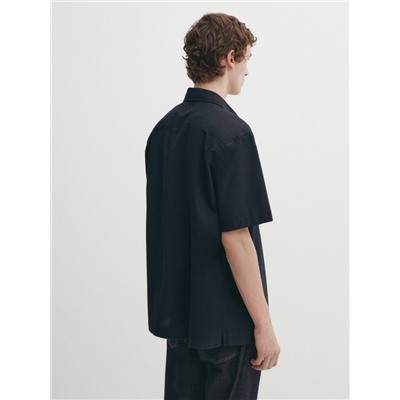 Camisa efecto arrugado manga corta