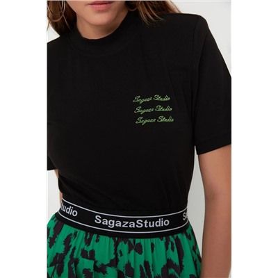 X Sagaza Studio Black Emelcodery Detail Shikting Футболка TPRSS22TS00000